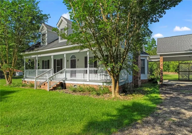 Homes for sale in Franklinton, LA | 1522 13Th Ave, Franklinton, LA 70438 | MLS# 2564912