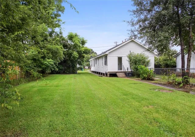 Homes for sale in Gretna, LA | 1027 29 Dolhonde St, Gretna, LA 70053 | MLS# 2564441