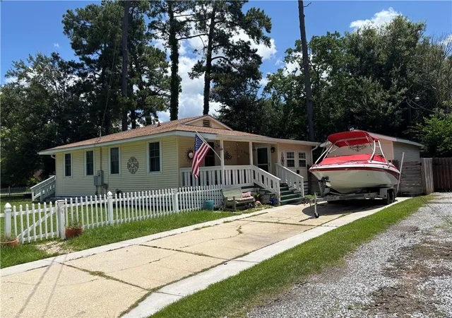 Homes for sale in Slidell, LA | 1708 4th St, Slidell, LA 70458 | MLS# 2565289