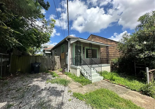 Homes for sale in New Orleans, LA | 1936 Painters St, New Orleans, LA 70117 | MLS# 2565719