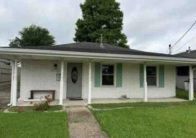 Homes for sale in Harahan, LA | 420 Roseland Pkwy, Harahan, LA 70123 | MLS# 2565742