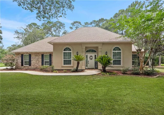Homes for sale in Lacombe, LA | 61489 Queen Anne Dr, Lacombe, LA 70445 | MLS# 2564556