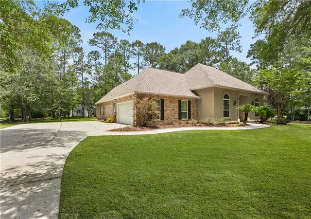 Homes for sale in Lacombe, LA | 61489 Queen Anne Dr, Lacombe, LA 70445 | MLS# 2564556