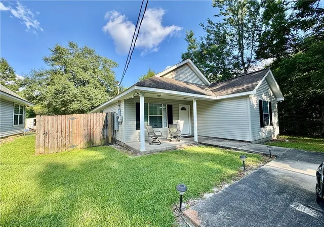 Homes for sale in Pearl River, LA | 628 6th St, Pearl River, LA 70452 | MLS# 2565816