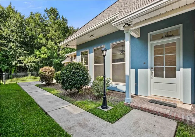 2nd image of 262 Lourdes Ln, Covington, LA 70435 | MLS# 2565814