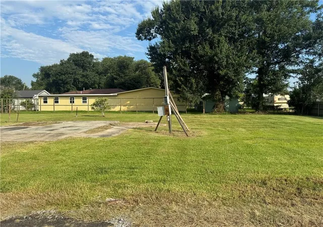 Homes for sale in Luling, LA | 130 Antoine Ln, Luling, LA 70070 | MLS# 2565596