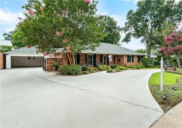 Homes for sale in Baton Rouge, LA | 3631 S Lakeshore Dr, Baton Rouge, LA 70808 | MLS# 2564634