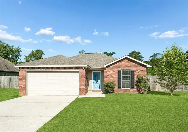 Photo 1 of Single family home for sale at 40079 Bur St, Ponchatoula, LA 70454 | MLS# 2565697 | Listing updated on 2026-09-01