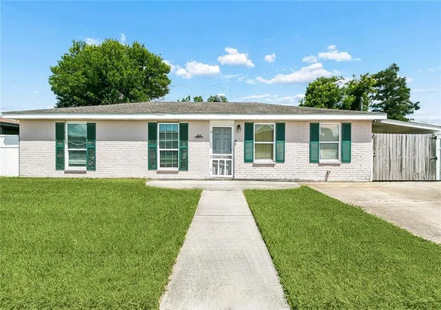 1st image of 2828 Guerra Dr, Violet, LA 70092 | MLS# 2565414