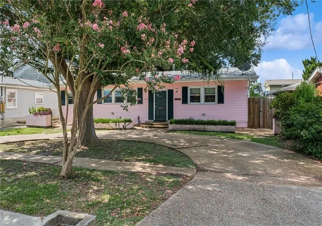 Photo 2 of Single family home for sale at 3124 42nd Street, Metairie, LA 70001 | MLS# 2565560 | Listing updated on 2026-07-02