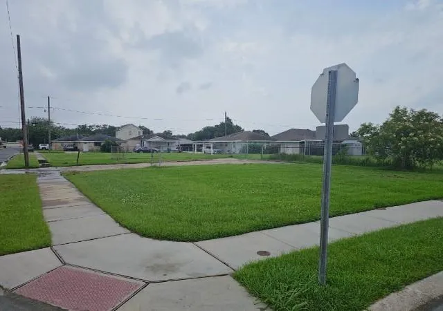 1st image of 2400 Victor St, Chalmette, LA 70043 | MLS# 2563628