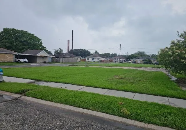 2nd image of 2400 Victor St, Chalmette, LA 70043 | MLS# 2563628