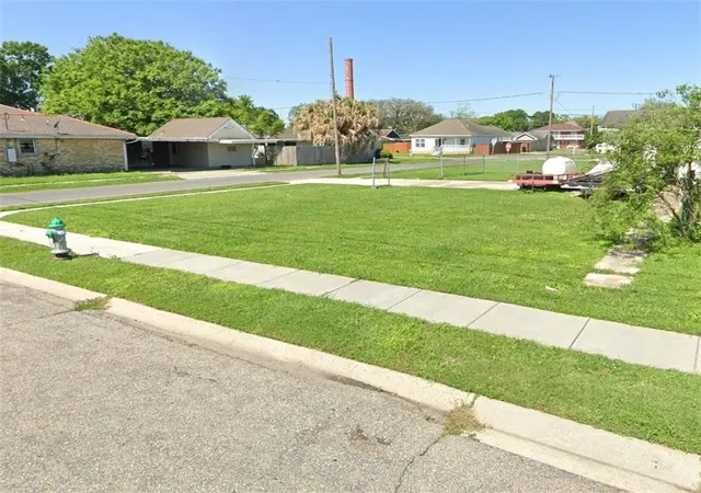 3rd image of 2400 Victor St, Chalmette, LA 70043 | MLS# 2563628