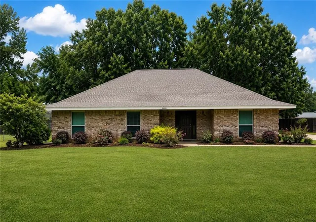 Photo 1 of Single family home for sale at 20595 Blind St, Livingston, LA 70754 | MLS# 2565677 | Listing updated on 2026-07-29
