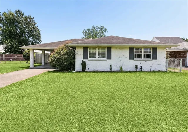 1st image of 917 Ellen St, Gretna, LA 70056 | MLS# 2565682