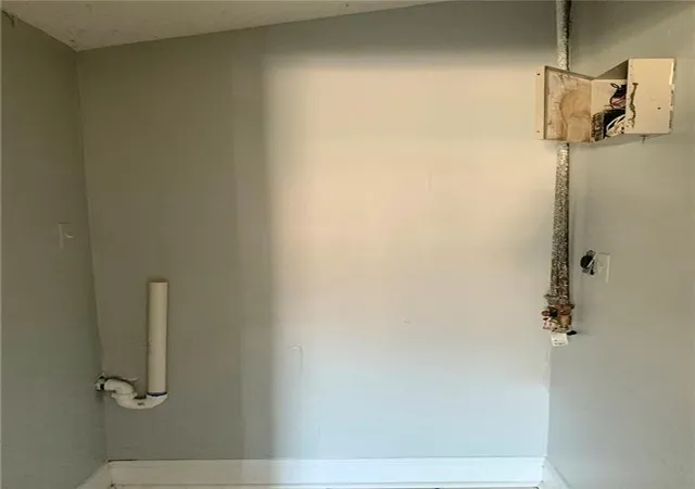 Photo 4 of Single family home for sale at 4722 Mithra St, New Orleans, LA 70126 | MLS# 2565737 | Listing updated on 2026-08-03