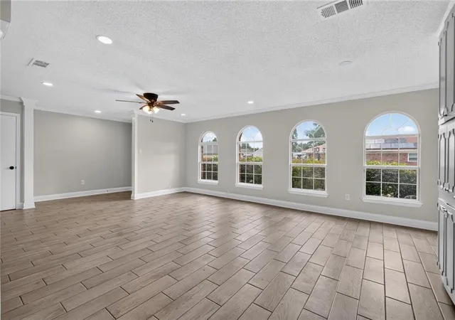 2nd image of 977 E Lexington Ave, Gretna, LA 70056 | MLS# 2565902