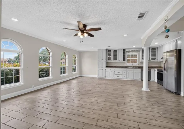 3rd image of 977 E Lexington Ave, Gretna, LA 70056 | MLS# 2565902