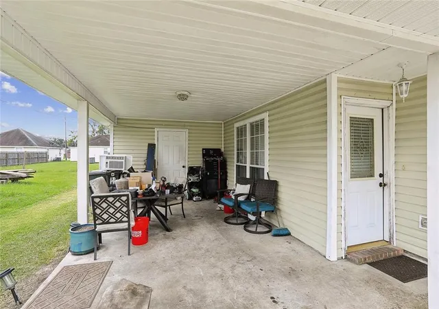 3rd image of 1413 W Worthy St, Gonzales, LA 70737 | MLS# 2565893