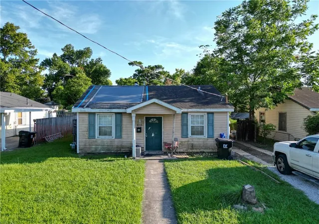 1st image of 8416 Huntley Ln, Harahan, LA 70123 | MLS# 2565177