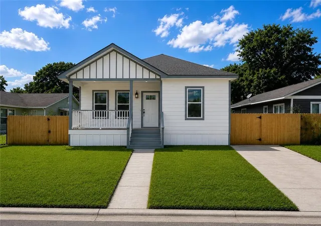 1st image of 12 Coffee Dr, Chalmette, LA 70043 | MLS# 2565967