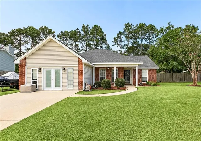 Homes for sale in Slidell, LA | 546 Red Bud Ln, Slidell, LA 70460 | MLS# 2565661