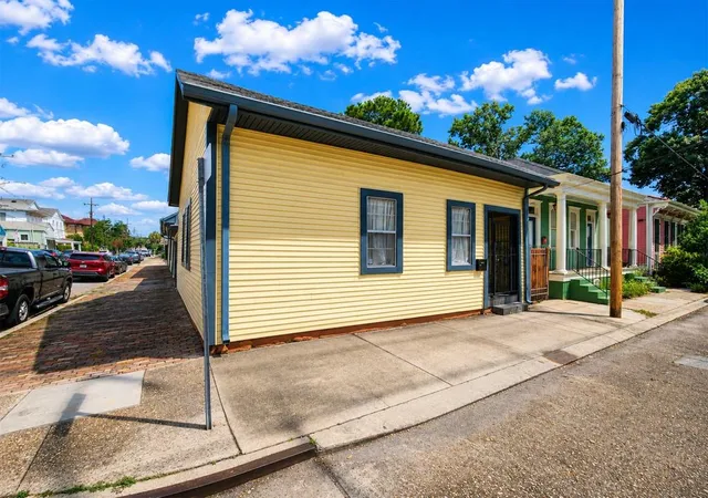 2nd image of 3031 Annunciation St, New Orleans, LA 70115 | MLS# 2565955