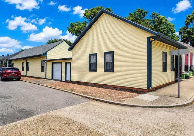 3rd image of 3031 Annunciation St, New Orleans, LA 70115 | MLS# 2565955
