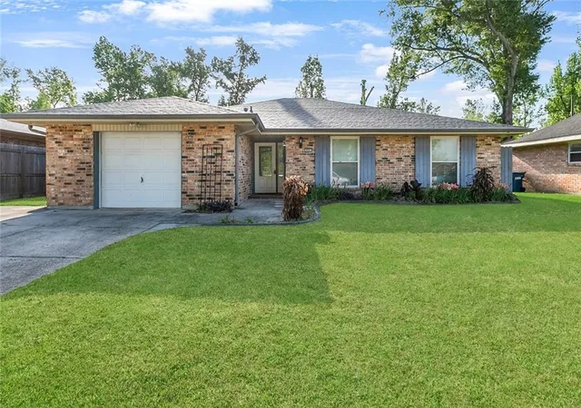 Photo 1 of Single family home for sale at 309 Desoto Dr, Luling, LA 70070 | MLS# 2566068 | Listing updated on 2026-08-28