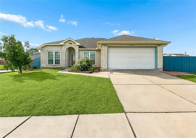 Homes for sale in Harvey, LA | 2276 N Harper Dr, Harvey, LA 70058 | MLS# 2563919