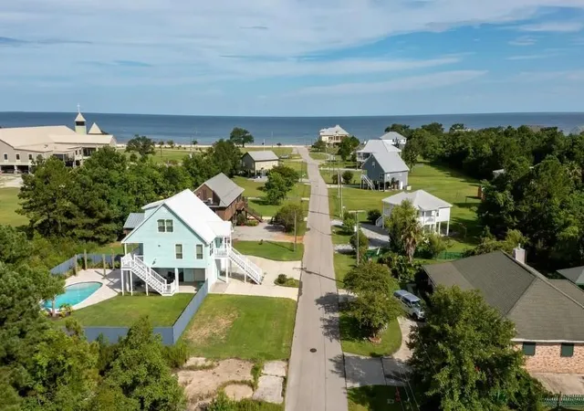 Homes for sale in Waveland, MS | 178 Vacation Ln, Waveland, MS 39576 | MLS# 2566103