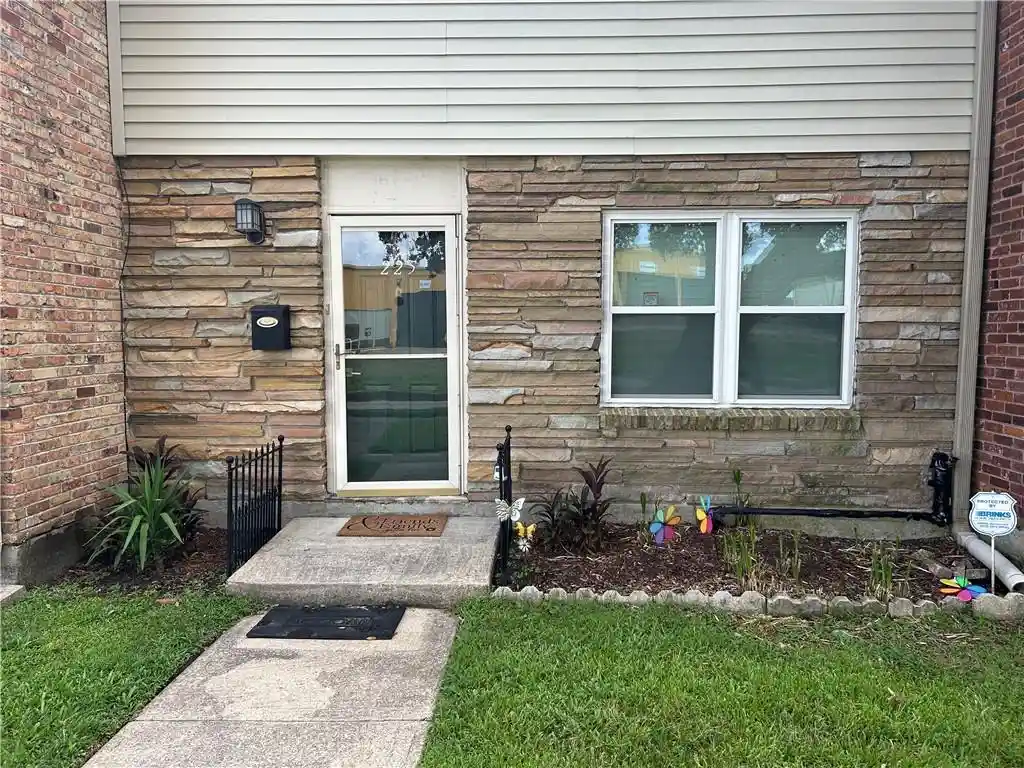 Condo for sale at 225 Wright Ave #D, Terrytown, LA 70056 | MLS# 2566074
