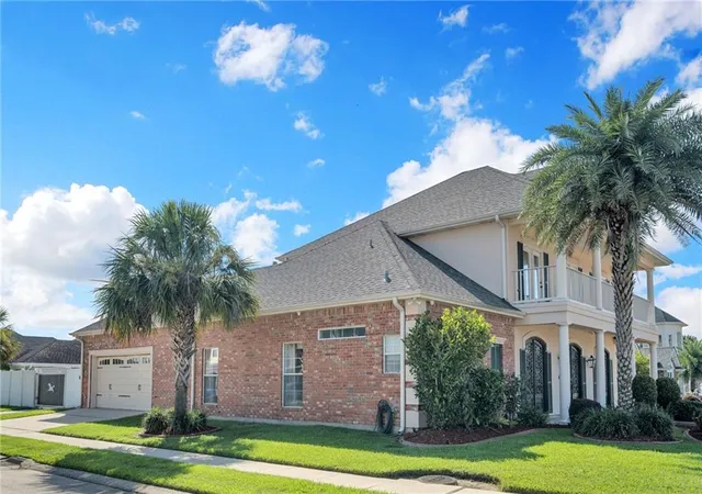 Homes for sale in New Orleans, LA | 5120 S Easterlyn Cir, New Orleans, LA 70128 | MLS# 2564598