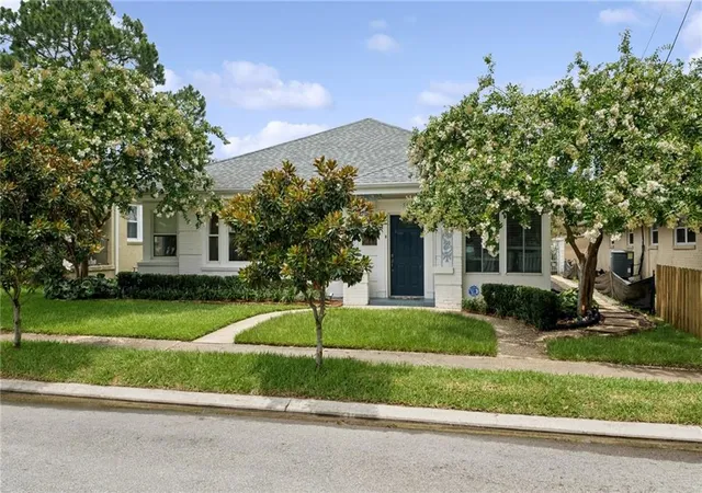 Homes for sale in New Orleans, LA | 54 W Park Pl, New Orleans, LA 70124 | MLS# 2566083