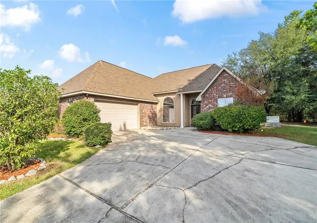 2nd image of 165 Wood Thrush Dr, Madisonville, LA 70447 | MLS# 2566079
