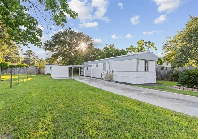 Homes for sale in Slidell, LA | 56675 Dwyer St, Slidell, LA 70458 | MLS# 2566124