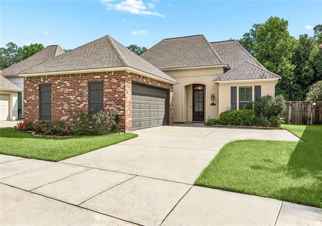 Homes for sale in Baton Rouge, LA | 8271 Valencia Ct, Baton Rouge, LA 70820 | MLS# 2565594