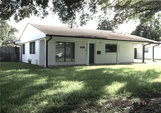 1st image of 5932 Stratford Pl, New Orleans, LA 70131 | MLS# 2566158