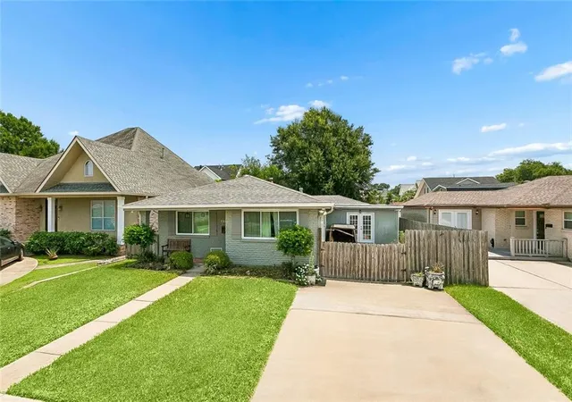 Homes for sale in Metairie, LA | 1317 Ocean Dr, Metairie, LA 70005 | MLS# 2566216