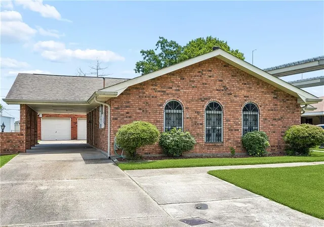 Homes for sale in Harvey, LA | 823 2nd Ave, Harvey, LA 70058 | MLS# 2565884