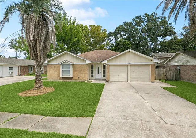 Homes for sale in Harvey, LA | 1648 Hampton Dr, Harvey, LA 70058 | MLS# 2566262