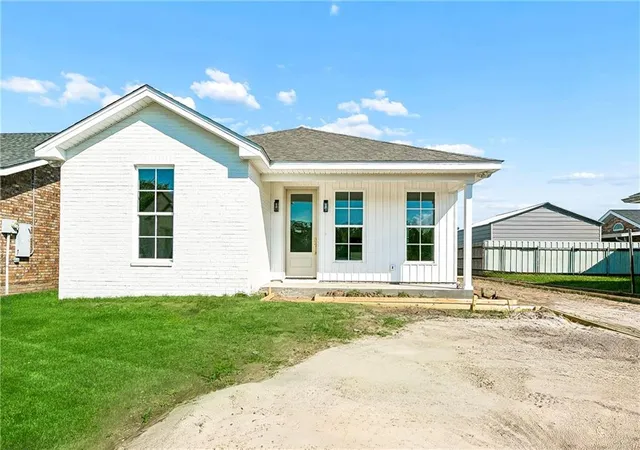 Homes for sale in Meraux, LA | 3204 St Marie Dr, Meraux, LA 70075 | MLS# 2564096