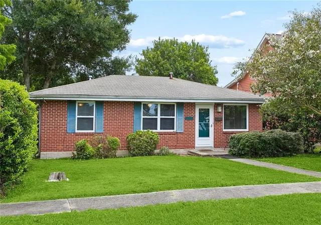 Homes for sale in Kenner, LA | 2216 Kentucky Ave, Kenner, LA 70062 | MLS# 2565524