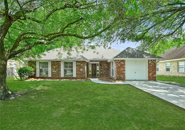 1st image of 202 Yvonne Ave, Abita Springs, LA 70420 | MLS# 2566131