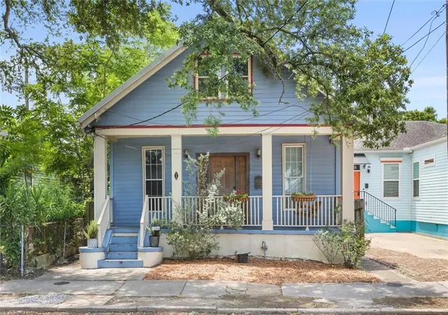 Homes for sale in New Orleans, LA | 1204 Poland Ave, New Orleans, LA 70117 | MLS# 2565876