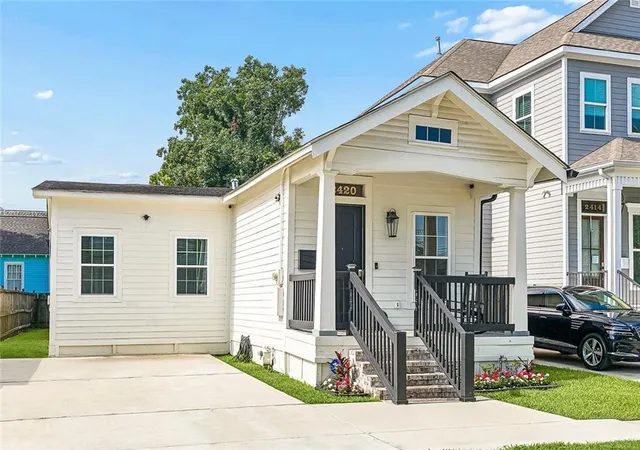 Homes for sale in New Orleans, LA | 2420 Dreux Ave, New Orleans, LA 70122 | MLS# 2563077