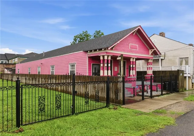 Photo 1 of Single family home for sale at 224 Jane Pl, New Orleans, LA 70119 | MLS# 2566399 | Listing updated on 2026-08-29