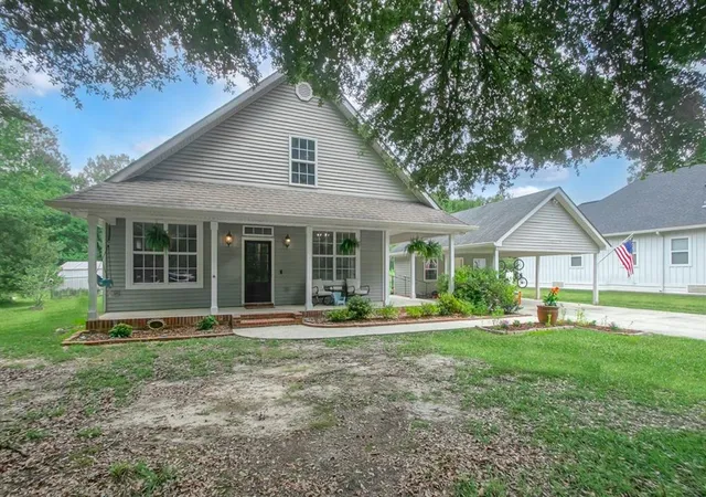 3rd image of 73566 Chapman Dr, Abita Springs, LA 70420 | MLS# 2566403