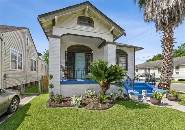 Homes for sale in New Orleans, LA | 2100 St Denis St, New Orleans, LA 70122 | MLS# 2566291