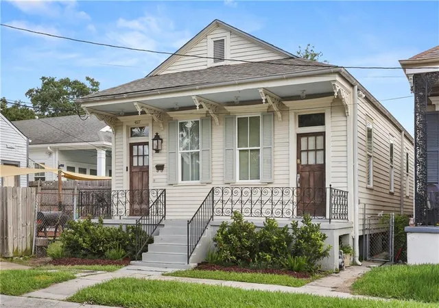2nd image of 4617 S Saratoga St, New Orleans, LA 70115 | MLS# 2566261